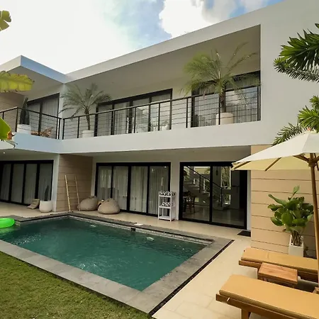 Admire Villa - A Luxury Private Villa With Pool