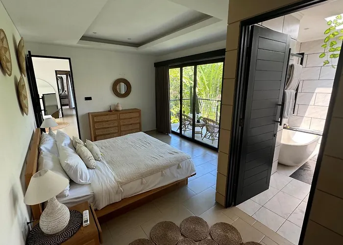 Kymarienna Villa - 3 Bedroom Legian *