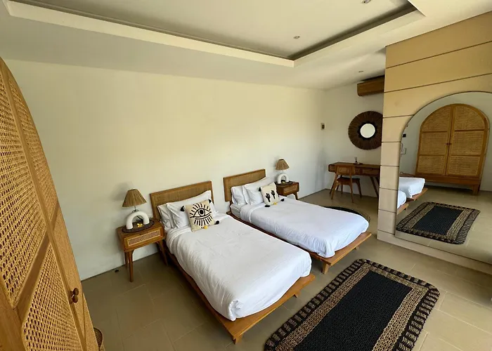 Kymarienna Villa - 3 Bedroom Legian Legian (Bali)