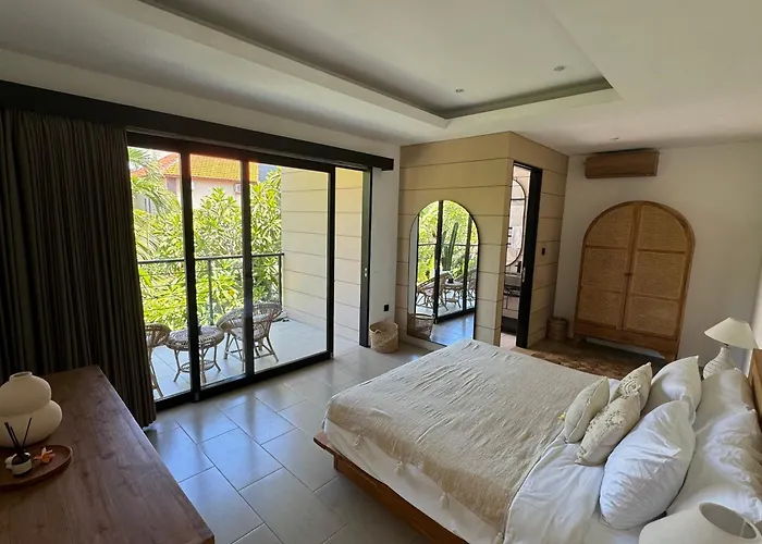 Kymarienna Villa - 3 Bedroom Legian Villa *