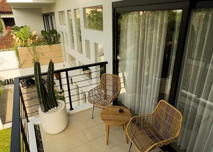 Kymarienna Villa - 3 Bedroom Legian
