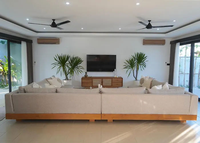 Kymarienna Villa - 3 Bedroom Legian *