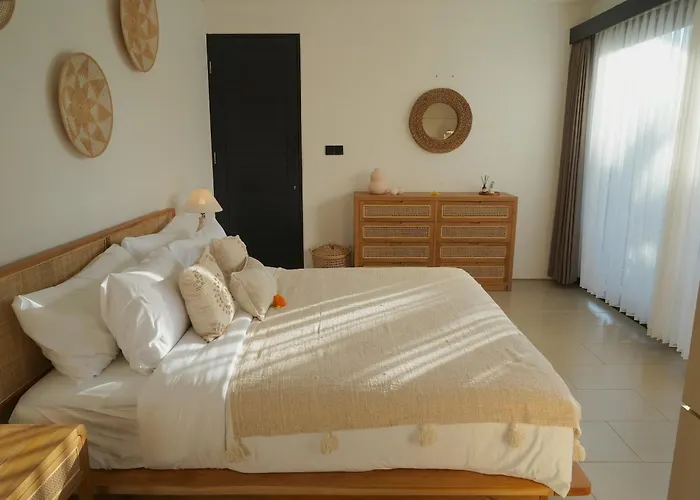 Kymarienna Villa - 3 Bedroom Legian Villa *